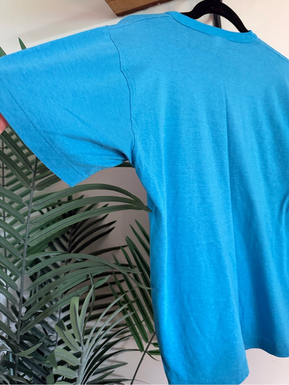 Vintage Men's Blue Crewneck Short-Sleeve Graphic T-Shirt - Picture 7 of 7
